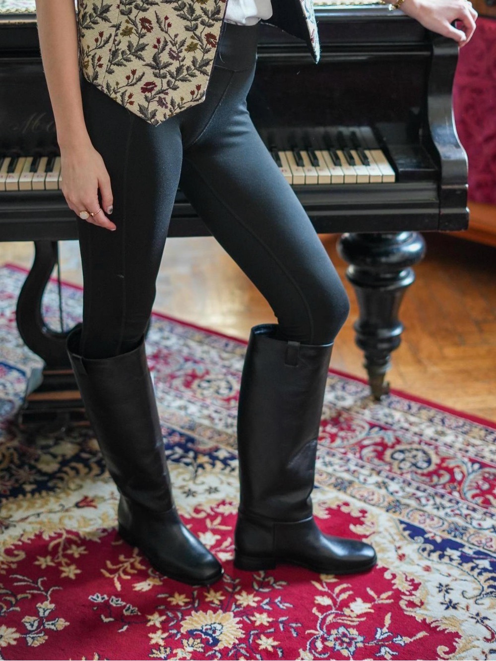 ANNA LUCCA boots